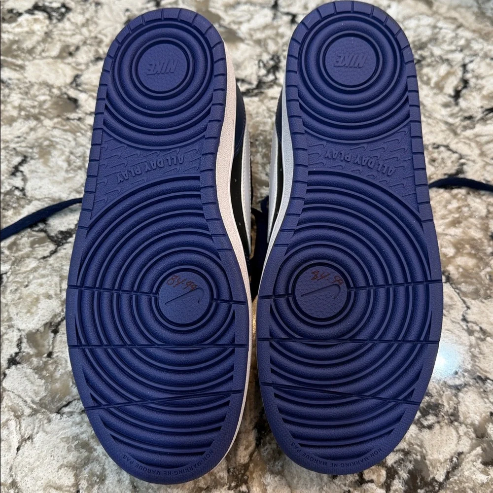 Nike Court Borough Low 2. Midnight Navy kids size 6.5 Y BQ 5448-404 basketball
